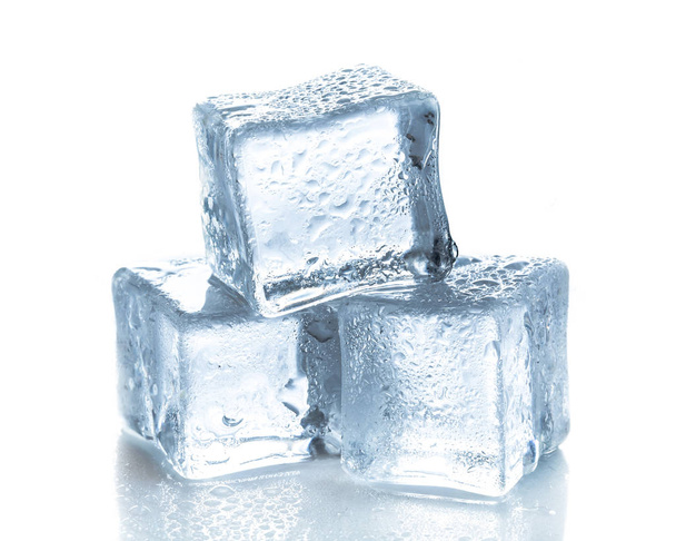 şeffaf soğuk buz küpleri, yakın - Fotoğraf, Görsel