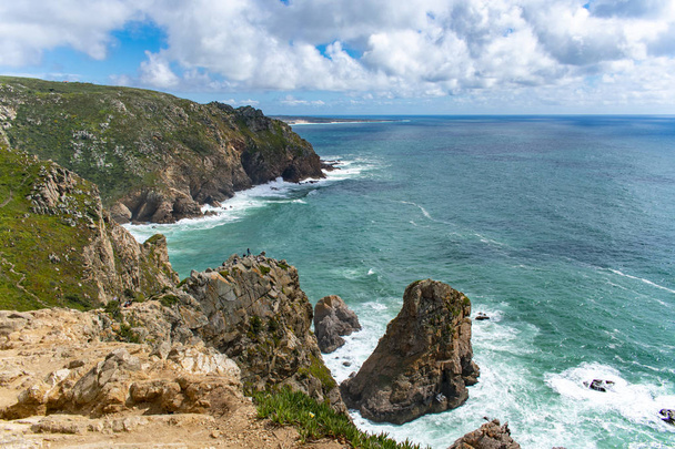 Zee landschap met hoge kliffen in Cabo da Roca. - Foto, afbeelding
