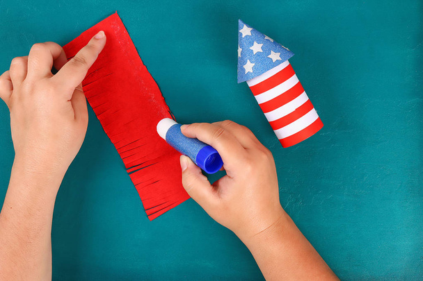 Diy 4th July petard toilet sleeve, paper, cardboard color American flag red blue white - Zdjęcie, obraz