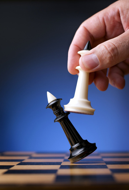 Игра в шахматы
 - Фото, изображение