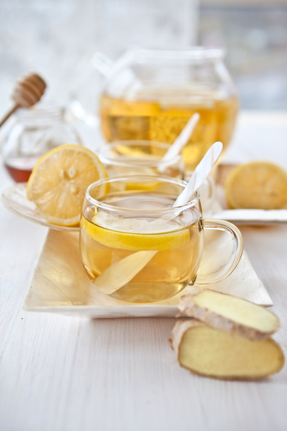 Lemon tea with fresh ginger - 写真・画像