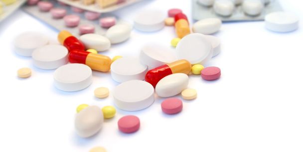 Medische pillen en tabletten - Foto, afbeelding