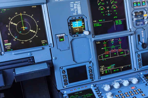 Écrans de cockpit d'avion
 - Photo, image