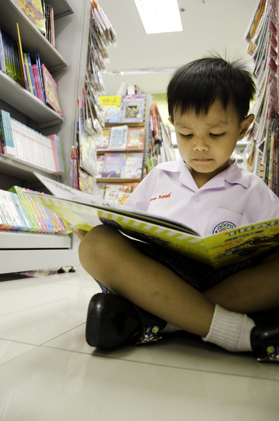 Child reading a book. - Photo, Image