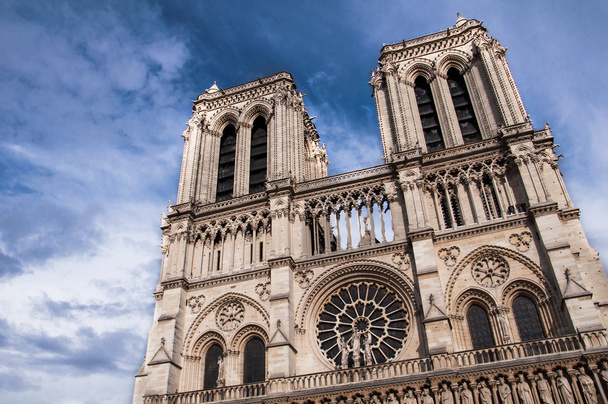 dvě věže katedrály notre dame v Paříži, Francie - Fotografie, Obrázek