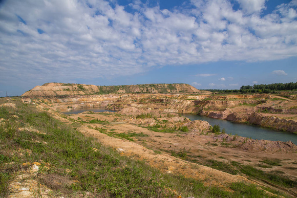 Open pit gold quarry mine mining technology - Foto, afbeelding