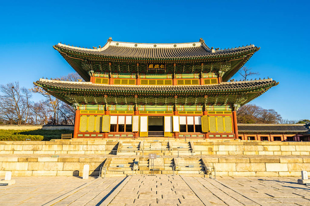 Bela arquitetura edifício Changdeokgung palácio marco em Seul cidade Coreia do Sul
 - Foto, Imagem