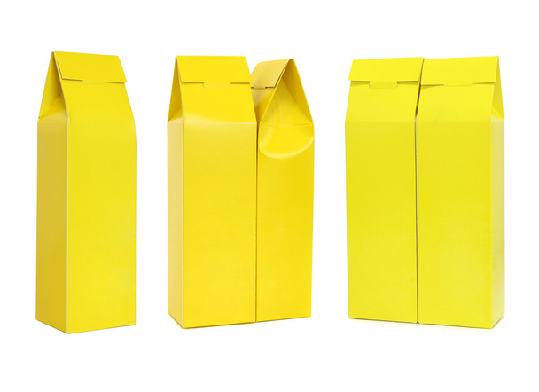 黄色パッケージ ボックスの白い背景で隔離の設定 - 写真・画像