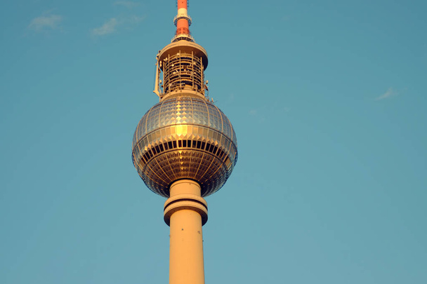 La torre TV sulla Alexanderplatz a Berlino, Germania
. - Foto, immagini