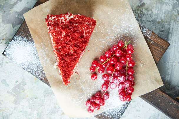 Red velvet cake. Gray textured background. Dessert. Food chain - Фото, зображення