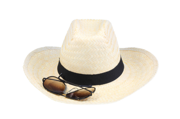 słomkowy kapelusz i okulary przeciwsłoneczne. - Zdjęcie, obraz