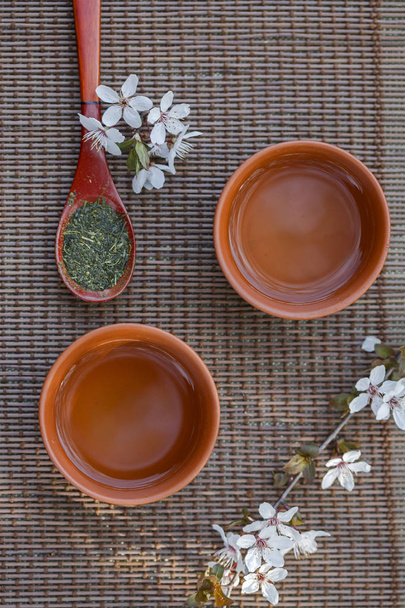 las tradiciones de beber té oriental
 - Foto, imagen