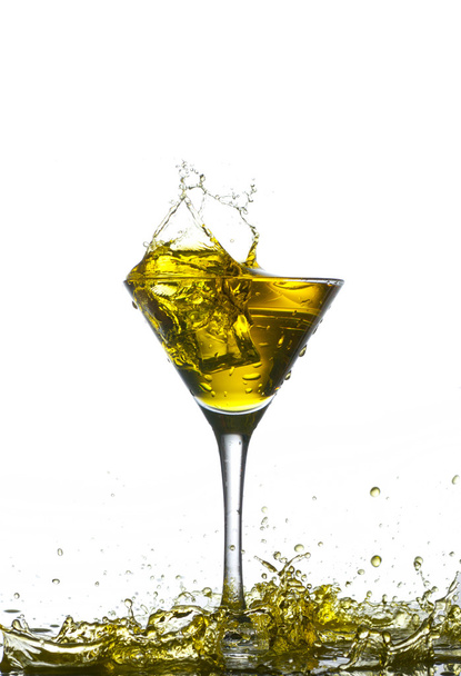 Yellow cocktail with splashes - Fotografie, Obrázek