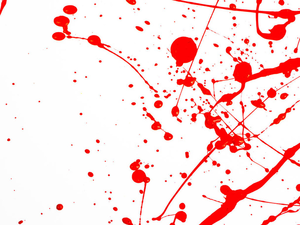 Pintura roja Gotas y salpicaduras sobre fondo blanco
 - Foto, Imagen