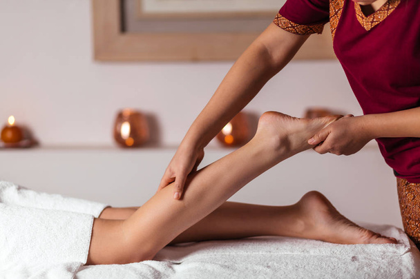 relaxing pain. fabulous full foot massage - Фото, изображение