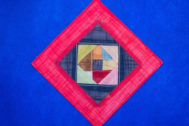 Fondo geométrico plano de color azul, colores vivos de rosa y rojo
 - Foto, Imagen