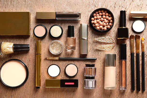 Set of luxury makeup products on color background, flat lay - Foto, imagen