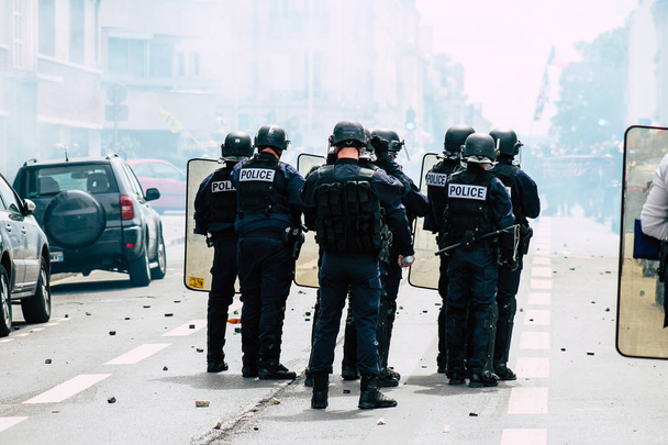 Беспорядки во Франции
 - Фото, изображение