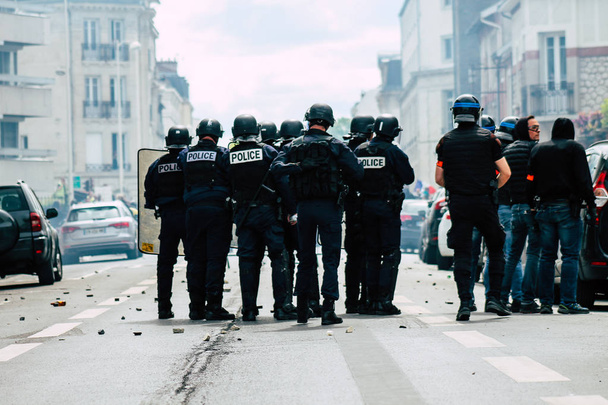 Беспорядки во Франции
 - Фото, изображение