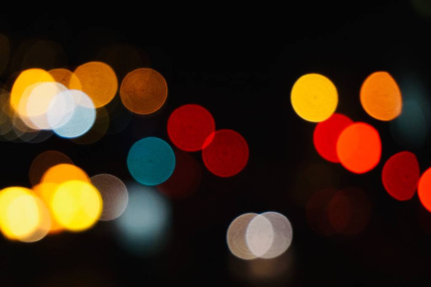 lumières colorées dans la rue dans la ville la nuit, lumières bokek
 - Photo, image