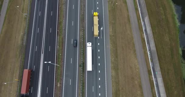 A16 karayolu top Havadan görünümü, zwijndrecht şehir bölgesinde sonbahar bulutlu sezon, Hollanda - Video, Çekim