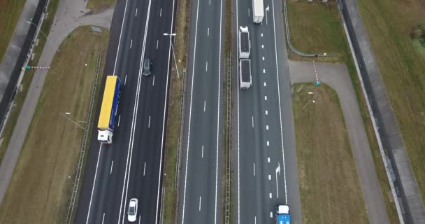 A16 karayolu top Havadan görünümü, zwijndrecht şehir bölgesinde sonbahar bulutlu sezon, Hollanda - Video, Çekim