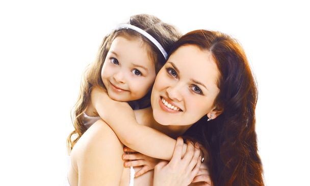 Portrait close-up heureuse mère souriante avec son petit enfant dau
 - Photo, image