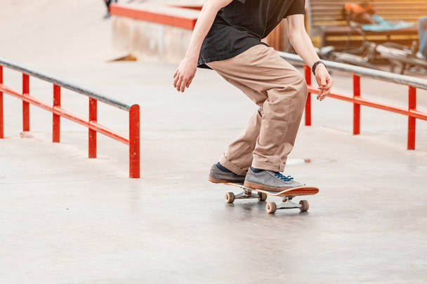 Close-upweergave van extreme Skateboarding Tricks en stunts - Foto, afbeelding