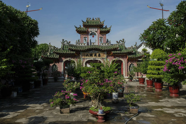 Porte de Phuc Kien Assembly Hall à Hoi An, Vietnam
. - Photo, image