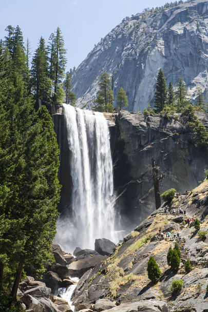 frühlingshafte Wasserfälle im Sommer, Yosemite Nationalpark, Kalifornien, USA. - Foto, Bild