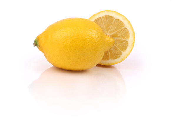 Limão de fatia fresca no fundo branco - Foto, Imagem