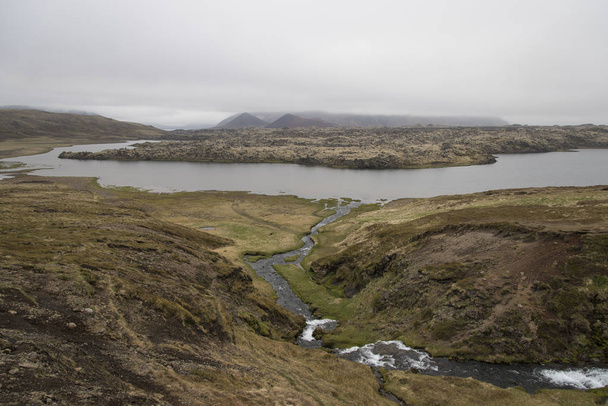 Koyun Şelalesi Kasvetli Manzara - İzlanda - Fotoğraf, Görsel