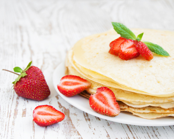 strawberry pancakes - 写真・画像