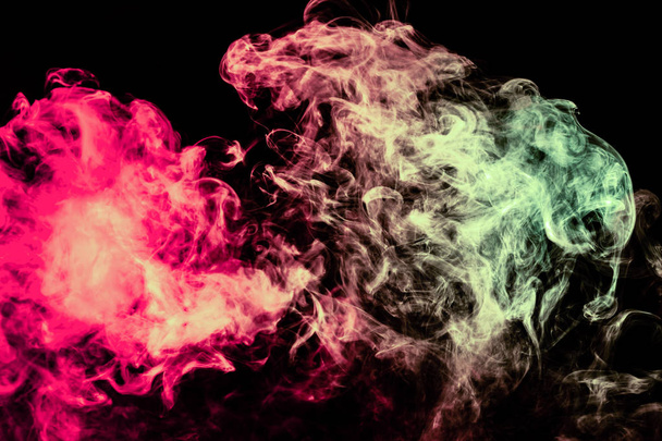 Krásný sloup kouře v neonové světle červené, zelené - Fotografie, Obrázek