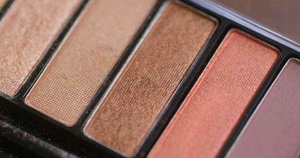 Professional colorful eyeshadow palette close-up - Foto, afbeelding