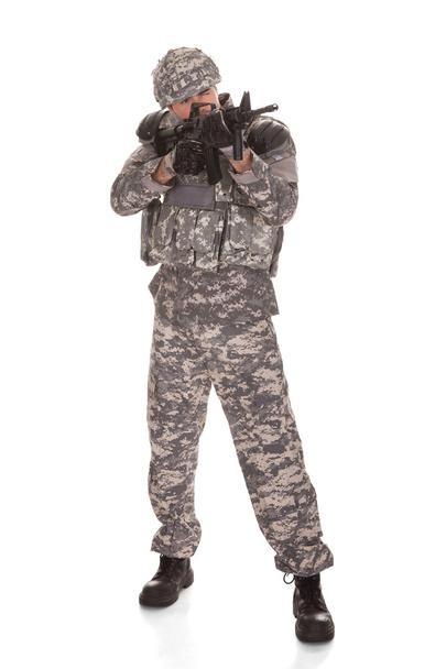 Portrait Of Soldier With Rifle - Foto, Bild
