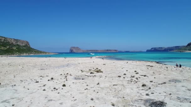Belle plage de sable et mer turquoise. Grèce, Crète, Balos plage
. - Séquence, vidéo