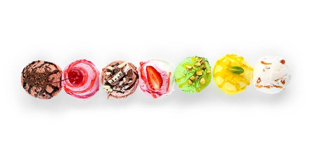 Assortimento di gustoso gelato su sfondo bianco
 - Foto, immagini
