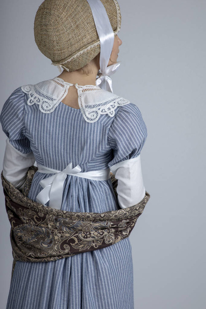 Regency žena v modrých šatech - Fotografie, Obrázek