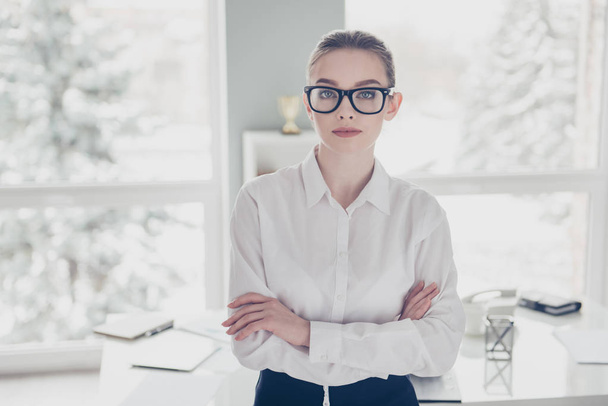 Close up photo beautiful she her business lady eyewear eyeglasses hands arms crossed self-confident ready conference win winner victory stand table wear specs formal-wear white shirt bright office - Foto, afbeelding