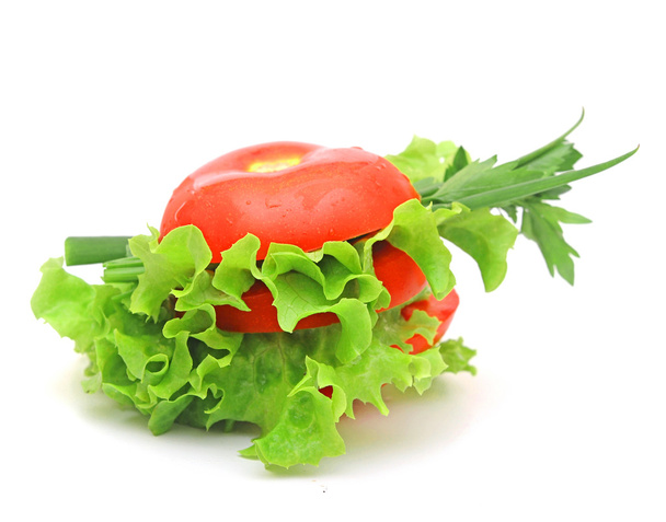 ensalada de tomate y lechuga aislada sobre fondo blanco
 - Foto, Imagen