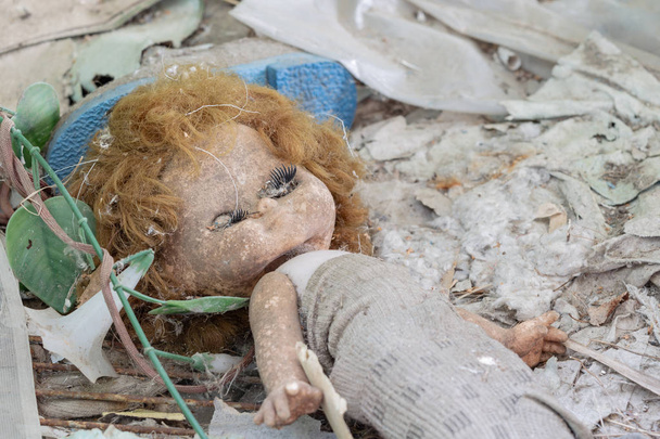 Βρώμικη γριά κούκλα Τσερνομπίλ - Φωτογραφία, εικόνα