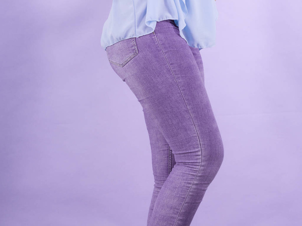 Woman wearing tight slim jeans - Zdjęcie, obraz
