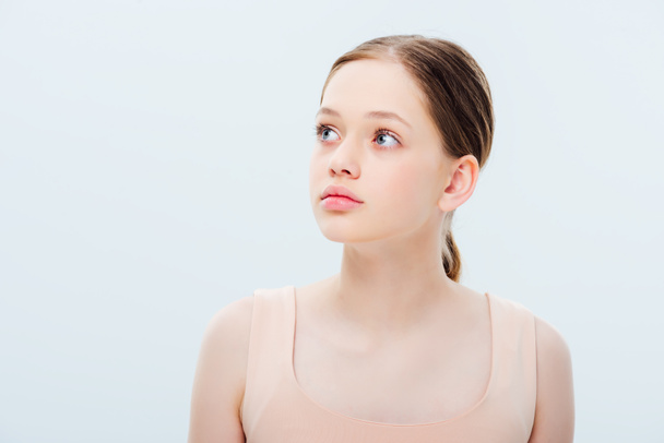 álmodozó tizenéves lány látszó el elszigetelt a szürke - Fotó, kép