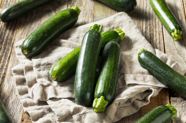 Raw Green Organic Zucchini - Fotoğraf, Görsel