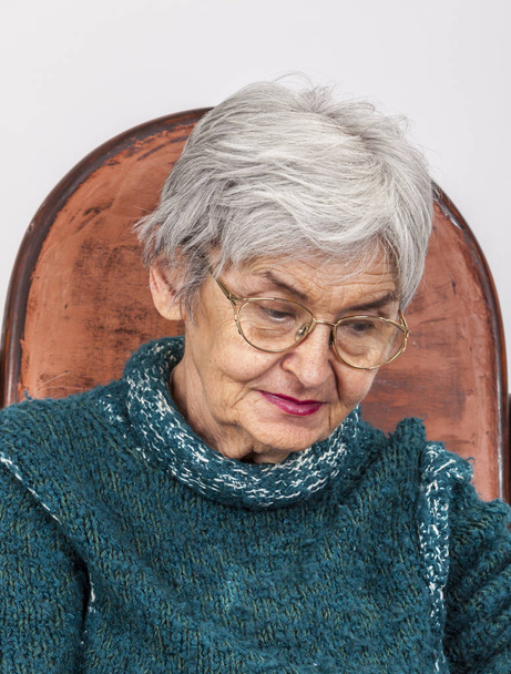 Portrait of a Sad Old Woman - Foto, afbeelding