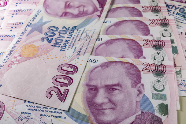 közelről 200 török liras. a török gazdaság legnagyobb bankjegye. - Fotó, kép