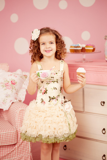 Little sweet girl with tea - Foto, immagini