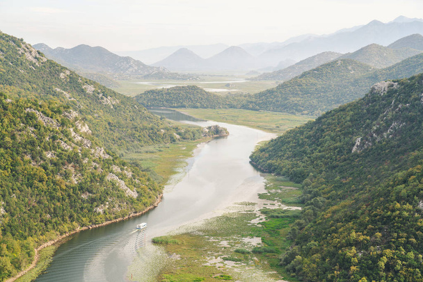 Skadarovo jezero viděn z Pavlovy strana, Černá Hora, euro - Fotografie, Obrázek