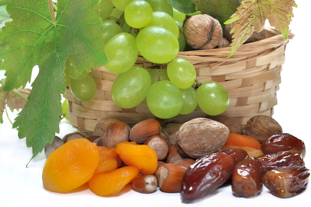 dried fruits and grapes - Fotoğraf, Görsel